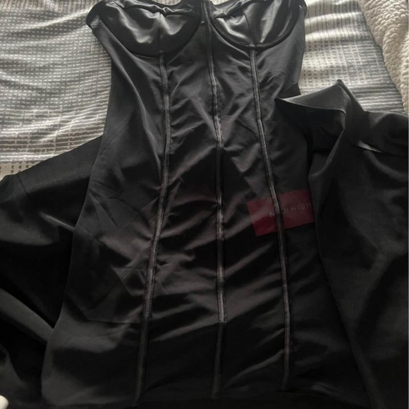 Dress - Picture 6 of 8